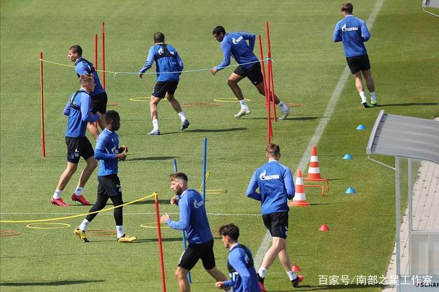 哈登12+6+16库里26分 快船险胜终结勇士3连胜